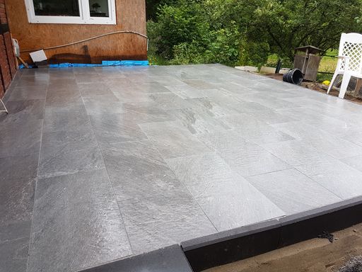 Neue Terrassenplatten